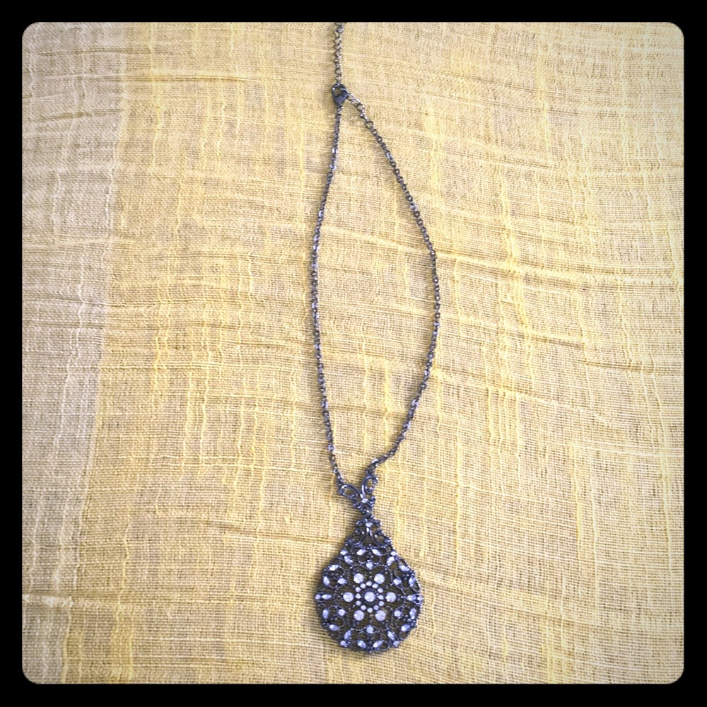 Gorgeous necklace with rhinestones